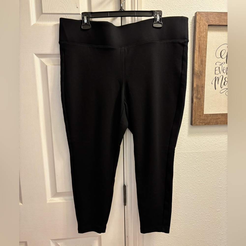 Torrid Size 2 Jet Black Pixie Pants - image 1